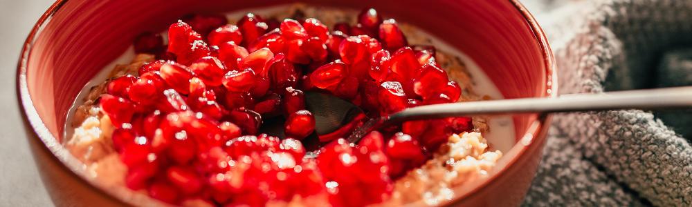 Vanilla Pomegranate Overnight Oats